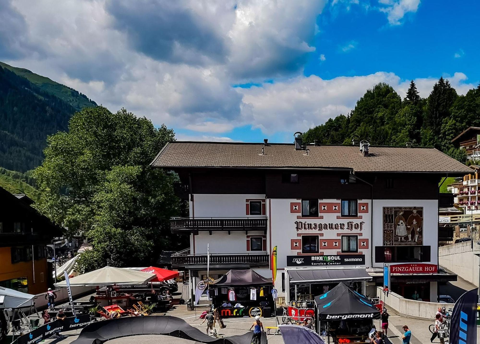 Hotel Pinzgauerhof Ski & Bike - Inclusive Evening Dinner Saalbach-Hinterglemm Exterior photo